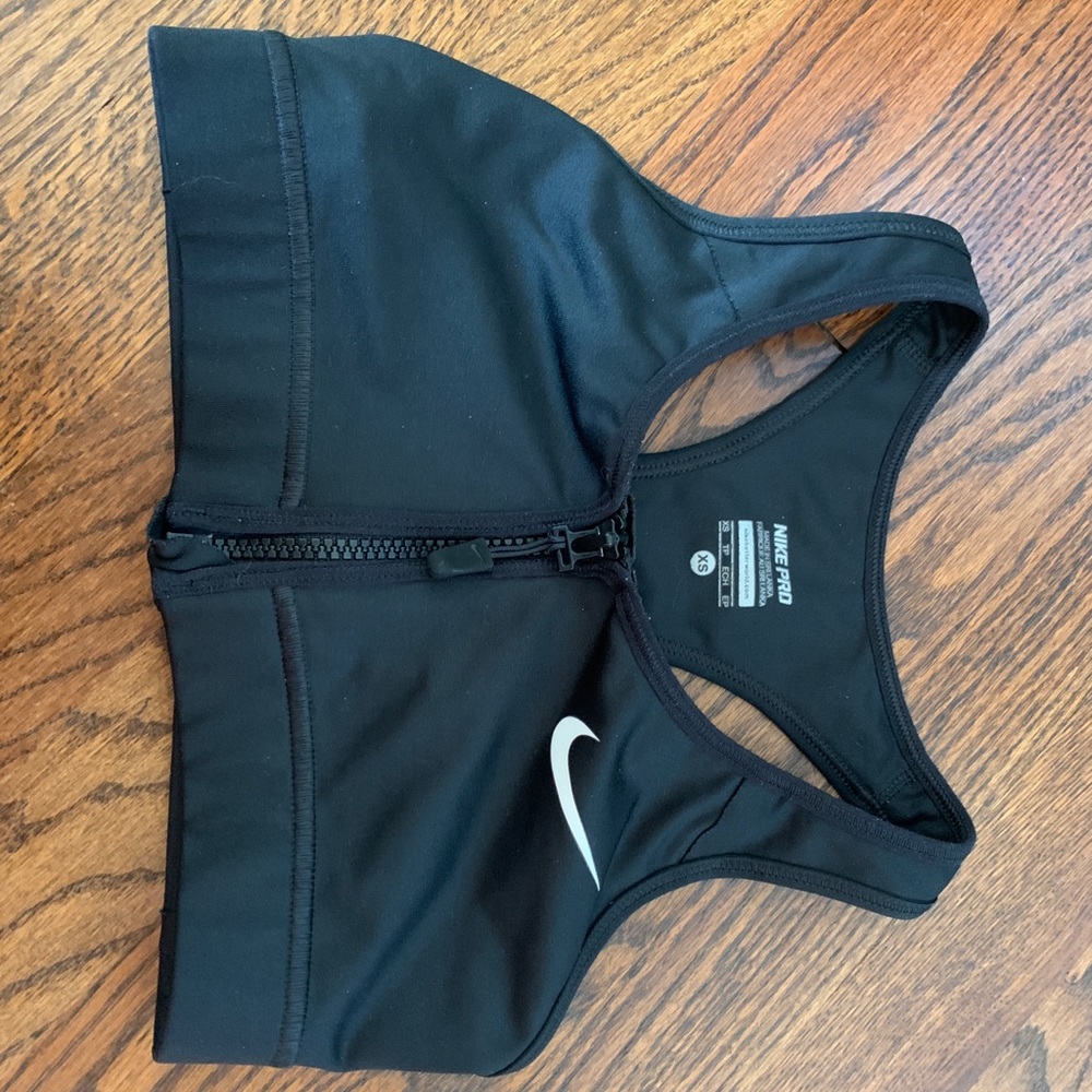 Nike pro sports bra